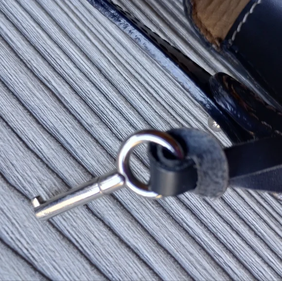 Dooney & Bourke Black Bag Made in Italy Purse with Lock and Key - Picture 8 of 15